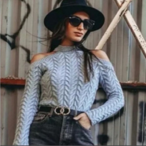 Zara Baby Blue Cable Knit Cold Shoulder Cut Out Mock Neck Sweater NWT - Picture 3 of 7